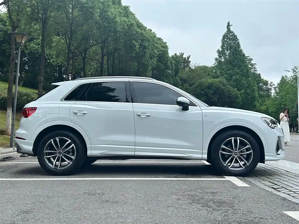 Audi Q3 35 TFSI Fashion Dynamic (1.4 T)