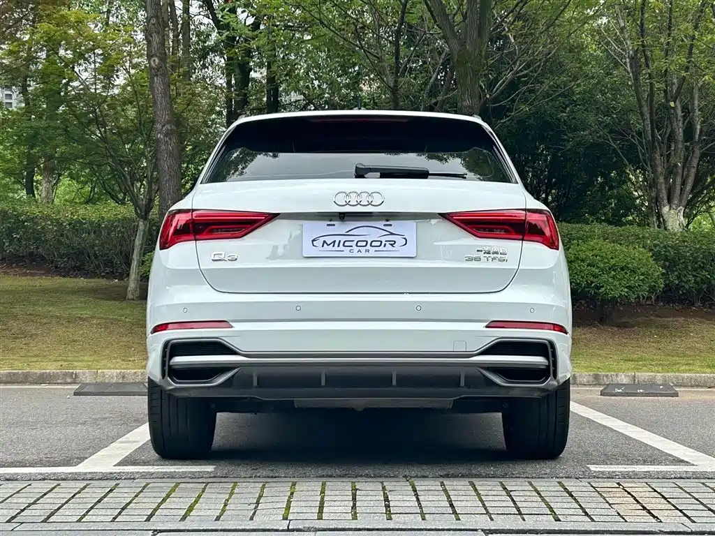 Audi Q3 35 TFSI Fashion Dynamic (1.4 T)