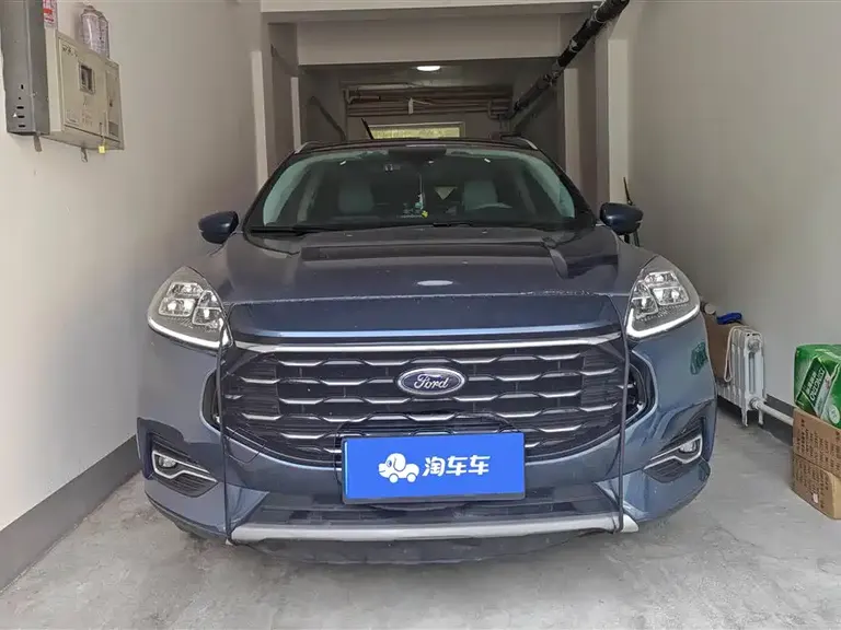 Ford Escape EcoBoost 245 2 WD Shine Enjoyment