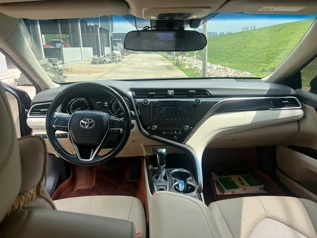 Camry 2.0 G Luxury CN-V
