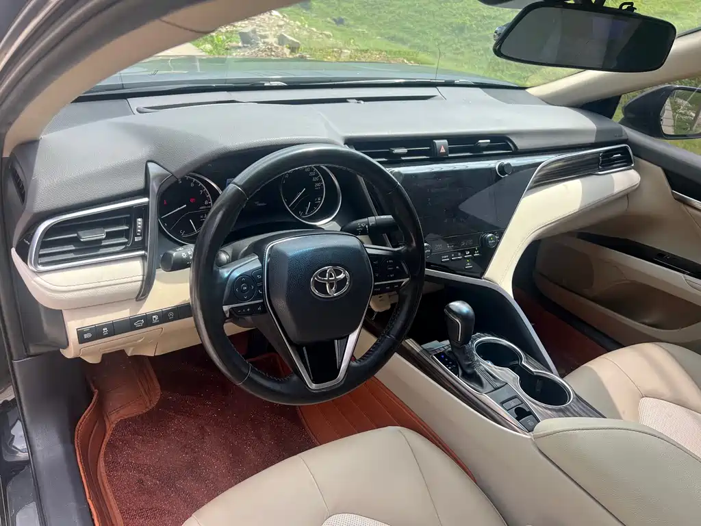 Camry 2.0 G Luxury CN-V