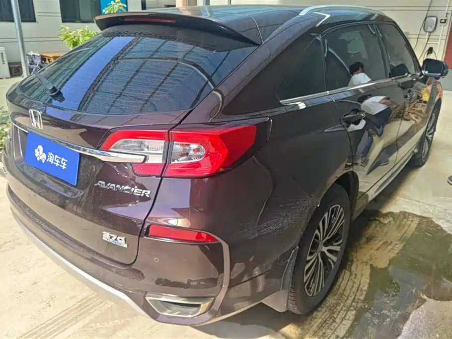 Avancier 370 TURBO 4 WD Premium