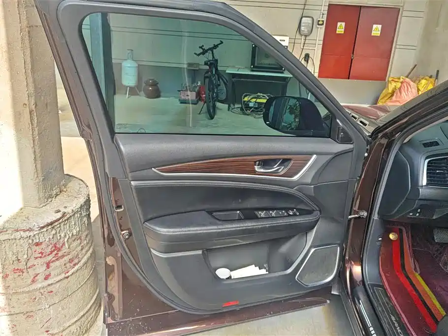Avancier 370 TURBO 4 WD Premium