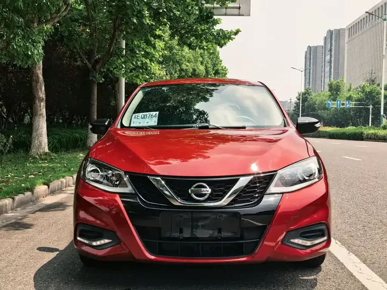 Nissan Tiida 1.6 L CVT Smart Travel