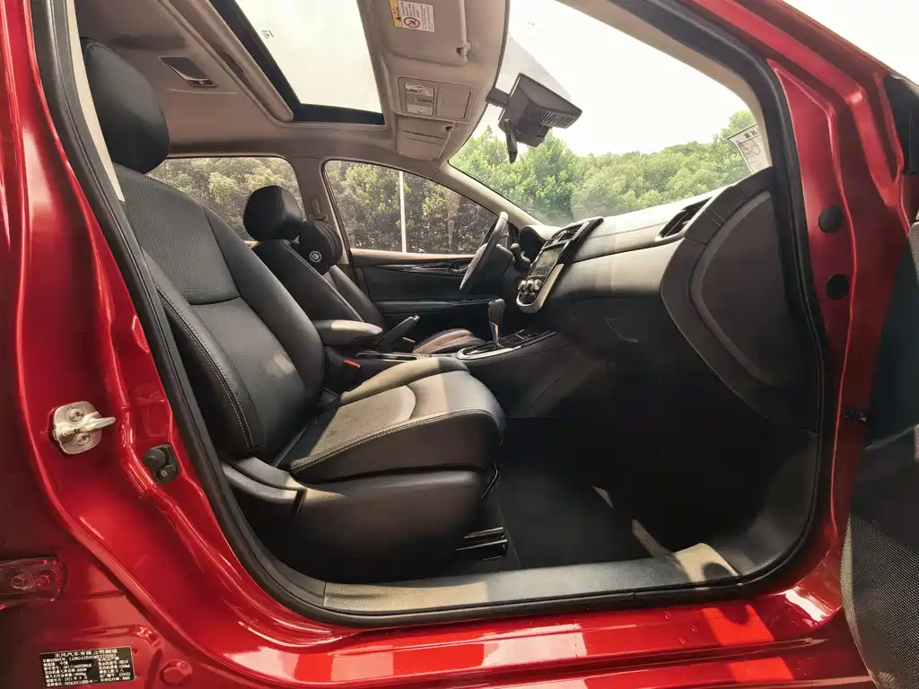 Tiida 1.6 L CVT Smart Travel