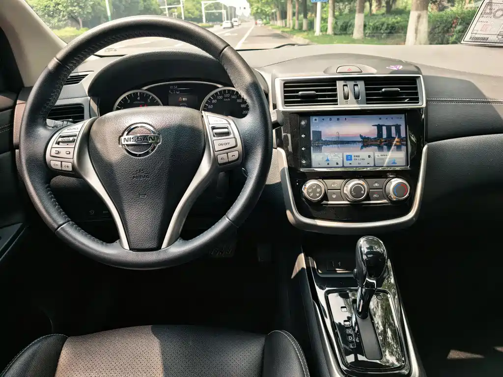 Tiida 1.6 L CVT Smart Travel