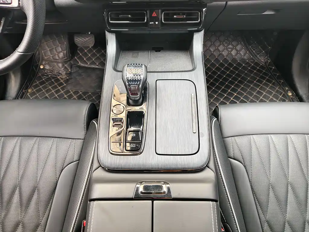 GAC Trumpchi GS8 Navigator Series 2.0 TGDI 2 WD Luxury Connected (7-seat)