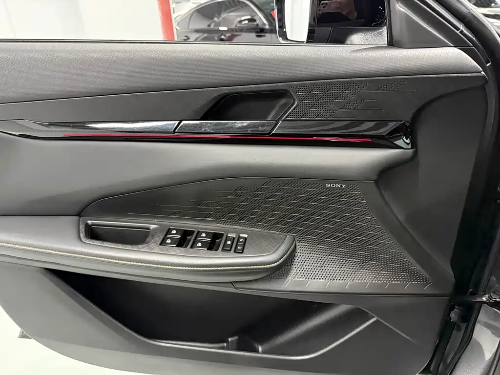 Changan UNI-V 1.5 T Smart Navigator