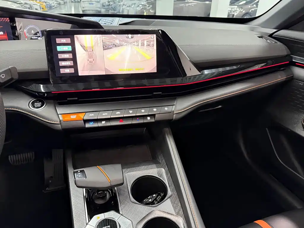 Changan UNI-V 1.5 T Smart Navigator