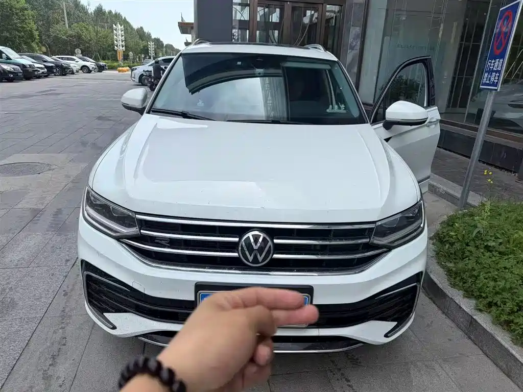 Tiguan L 330 TSI Auto 2 WD R-Line Premium