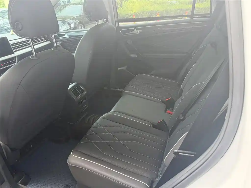 Tiguan L 330 TSI Auto 2 WD R-Line Premium
