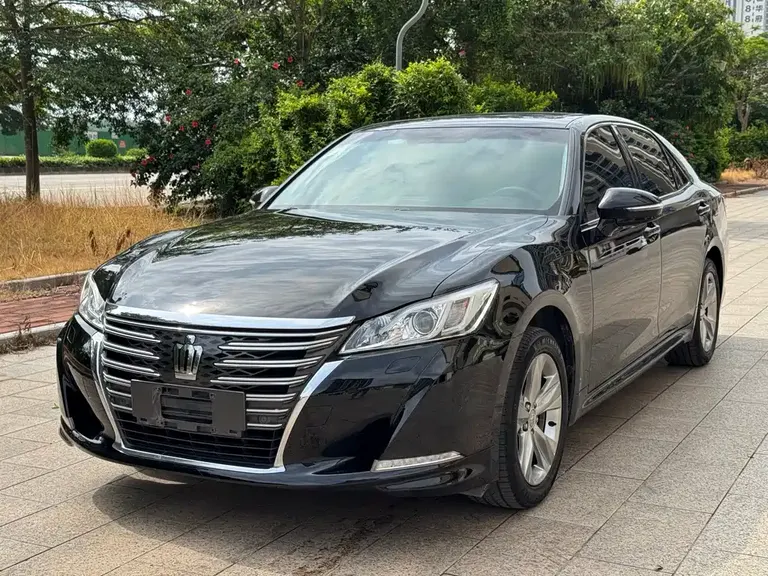 Toyota Crown 2.5 L Smart Enjoyment