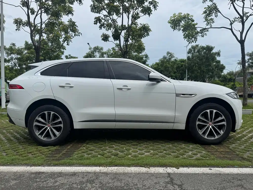 Jaguar F-PACE 3.0 SC 4 WD R-Sport Sport