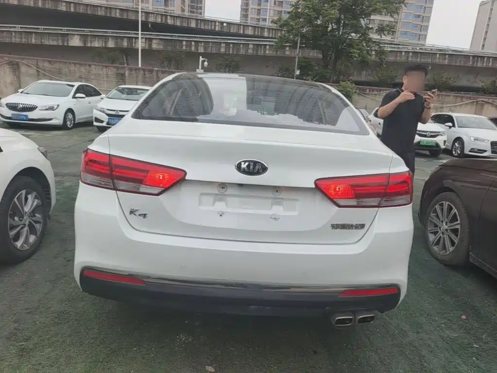 Kia K4 1.8 L Auto DLX