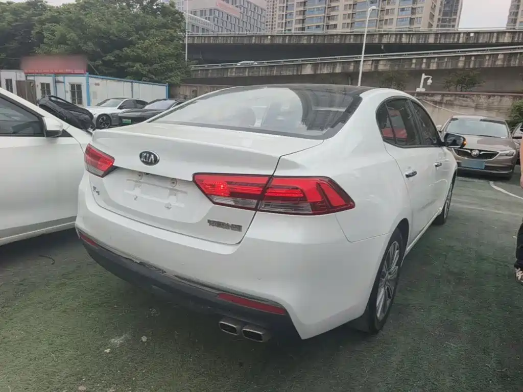 Kia K4 1.8 L Auto DLX