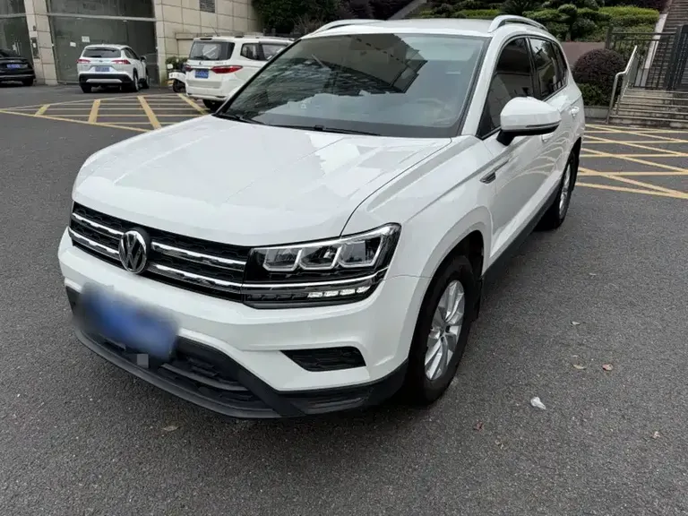 Volkswagen Tharu 280 TSI 2 WD Style CN-VI