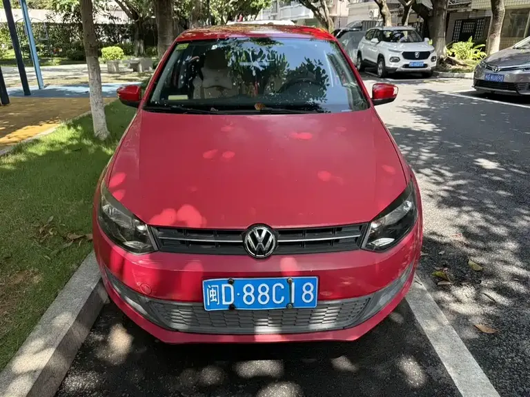 Volkswagen Polo 1.4 L Manual Style