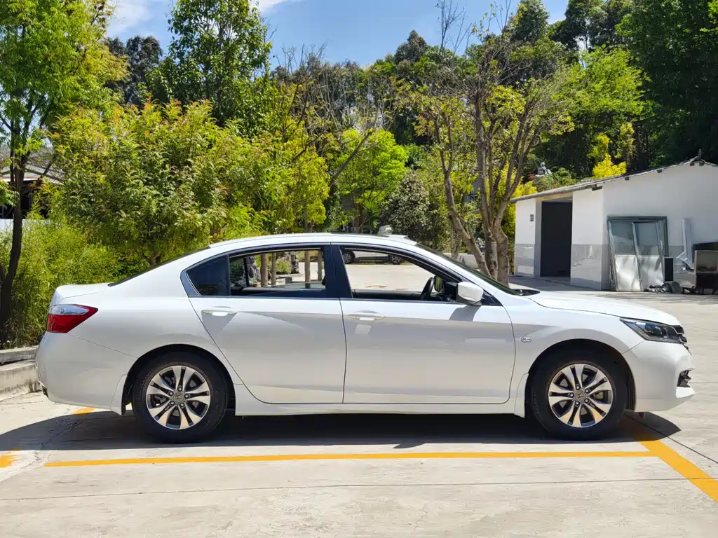Accord 2.0 L LXS Elite
