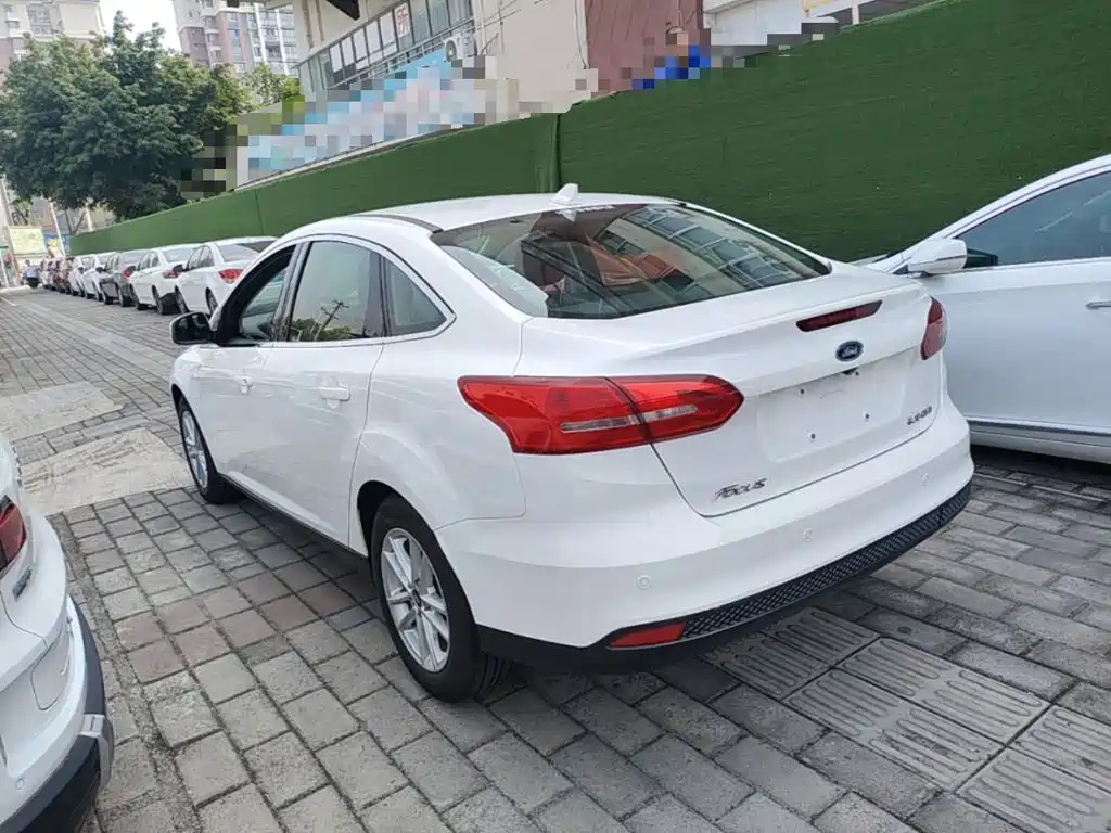 Focus Sedan Classic 1.6 L Auto Style Smart Travel