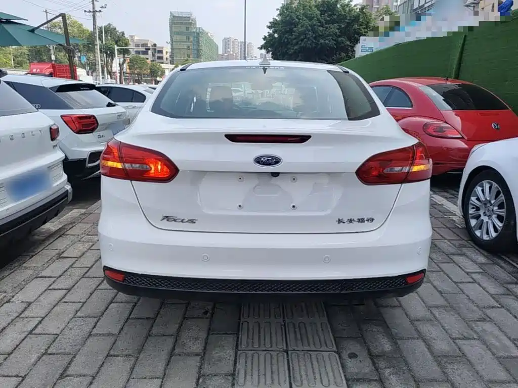 Focus Sedan Classic 1.6 L Auto Style Smart Travel