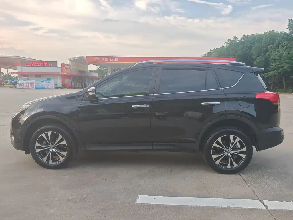 RAV4 2.5 L Auto 4 WD Elite