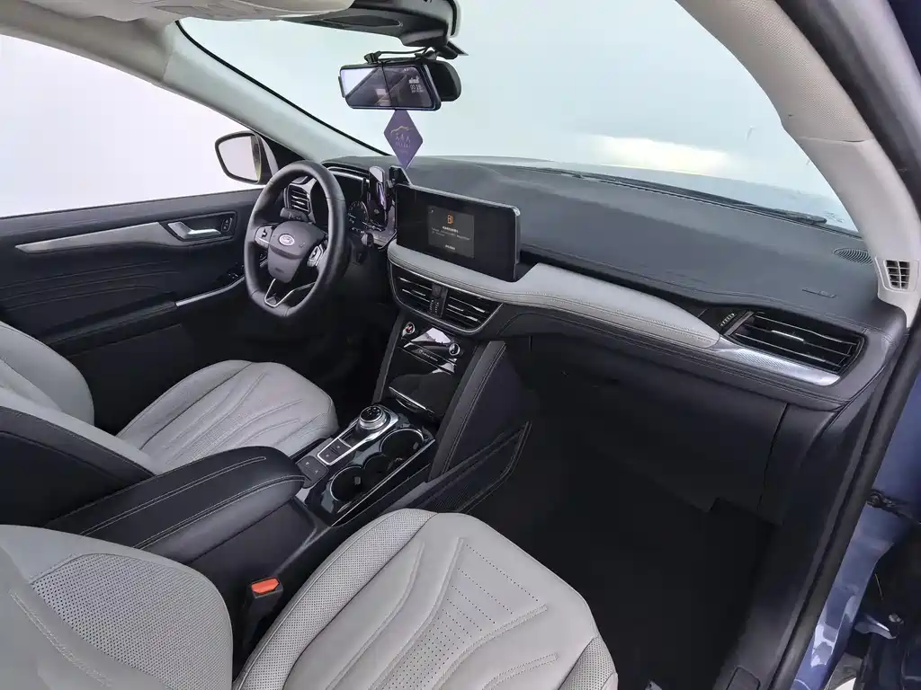 Escape EcoBoost 245 2 WD Shine Enjoyment