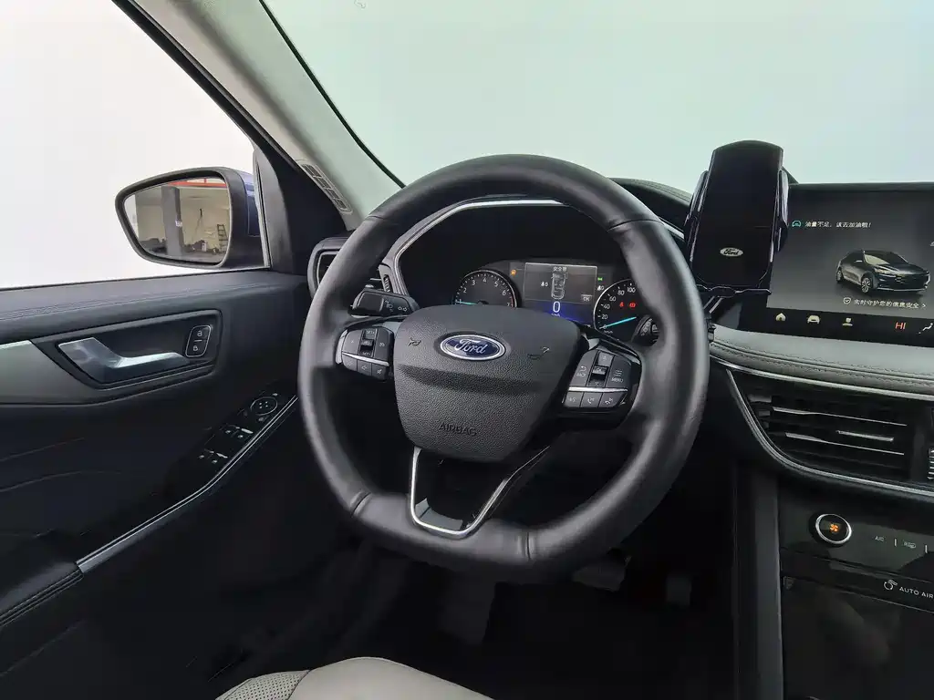 Escape EcoBoost 245 2 WD Shine Enjoyment