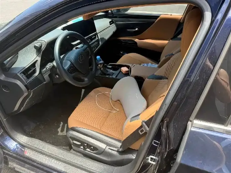 Lexus ES 200 Outstanding
