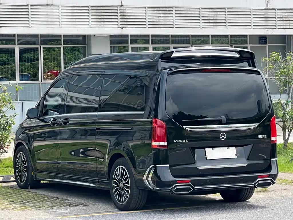 Mercedes-Benz V-Class V 260 L LWB Range Distinguished