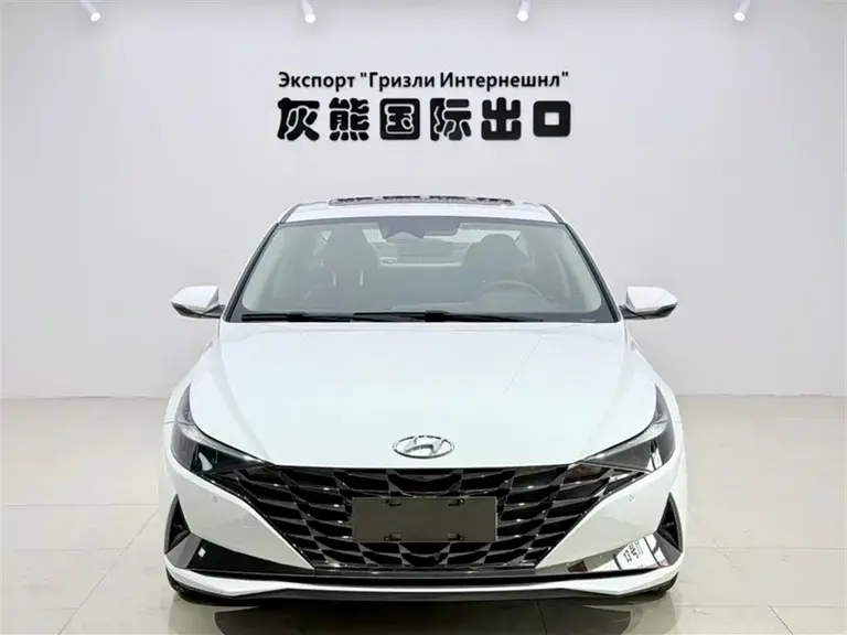Hyundai Elantra 1.5 L CVT LUX Distinguished