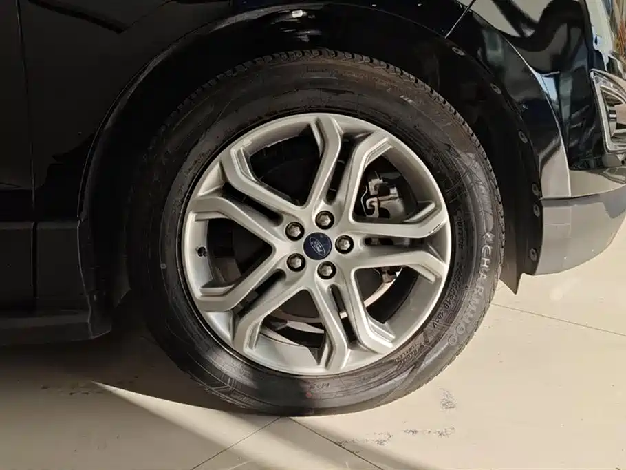 Edge EcoBoost 245 2 WD Grand Sharp 7-seat CN-V