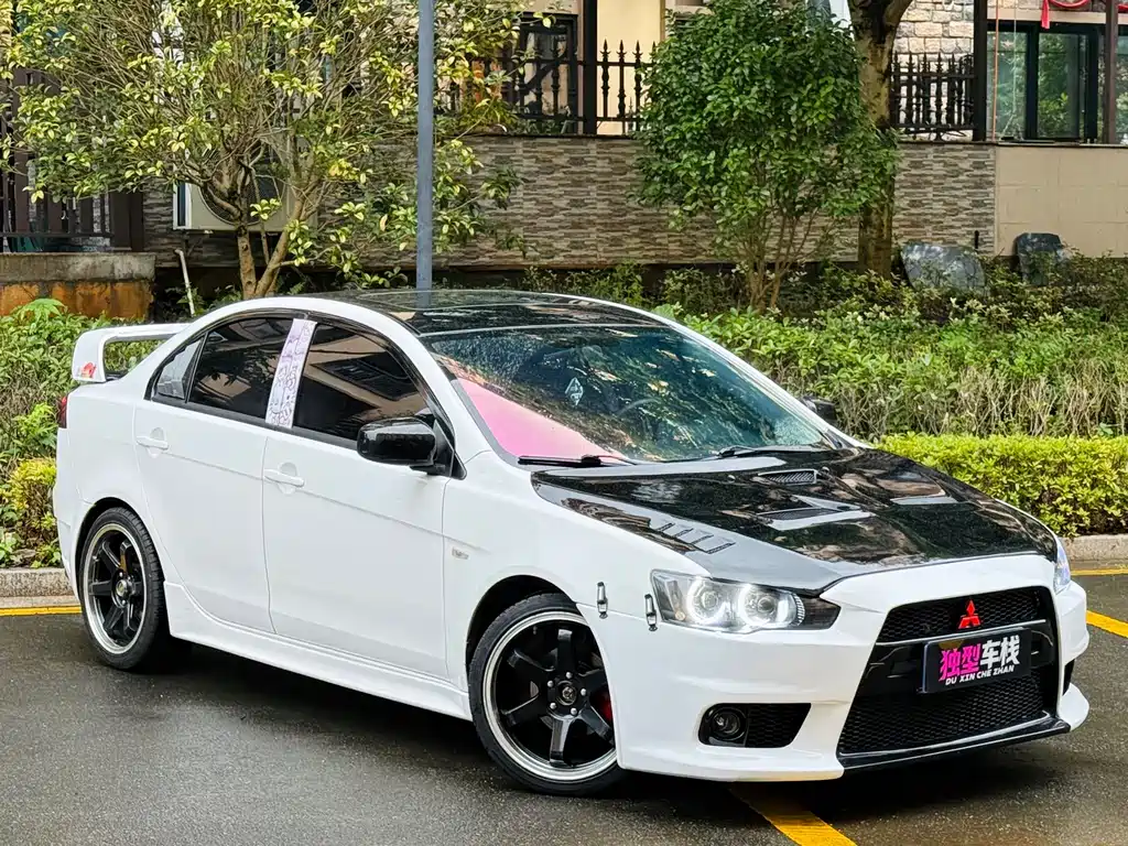 Lancer EX Fashion 1.8 L Manual Comfort