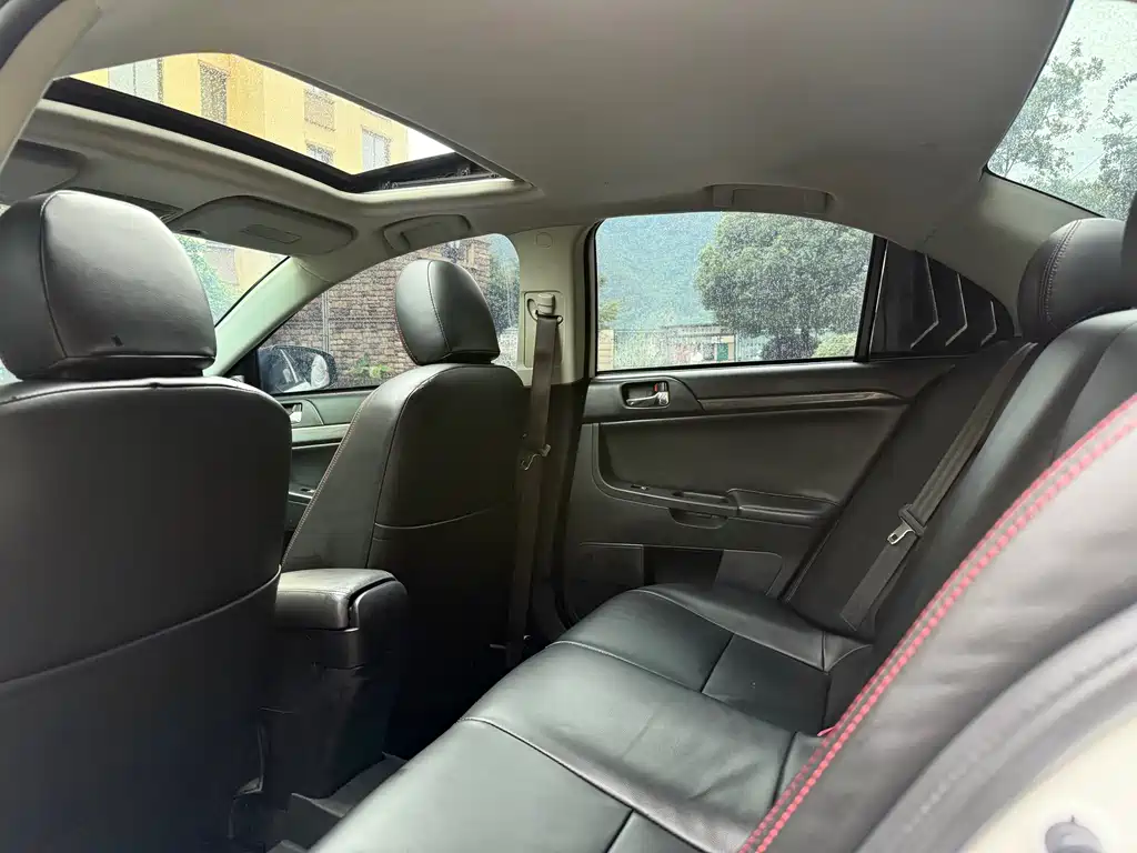 Lancer EX Fashion 1.8 L Manual Comfort