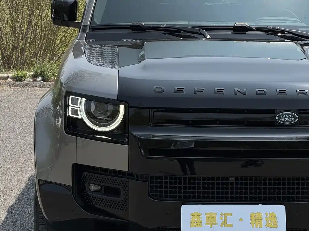 Land Rover Defender 110 3.0 T P400 X