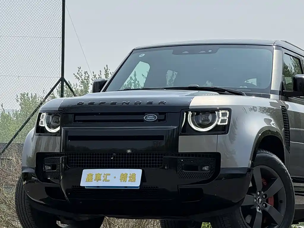 Land Rover Defender 110 3.0 T P400 X