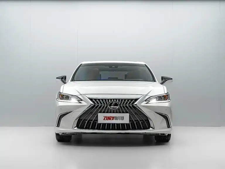 Lexus ES 200 Outstanding