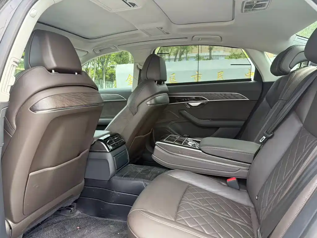 Audi A8 A8 L 50 TFSI quattro Comfort
