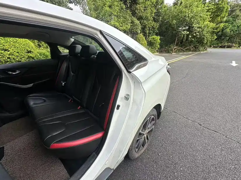 Venucia D60 1.6 L XL CVT Connected Elite (ISS)