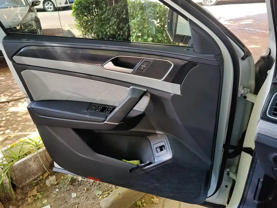 Tayron X 330 TSI 2 WD Distinguished High Energy