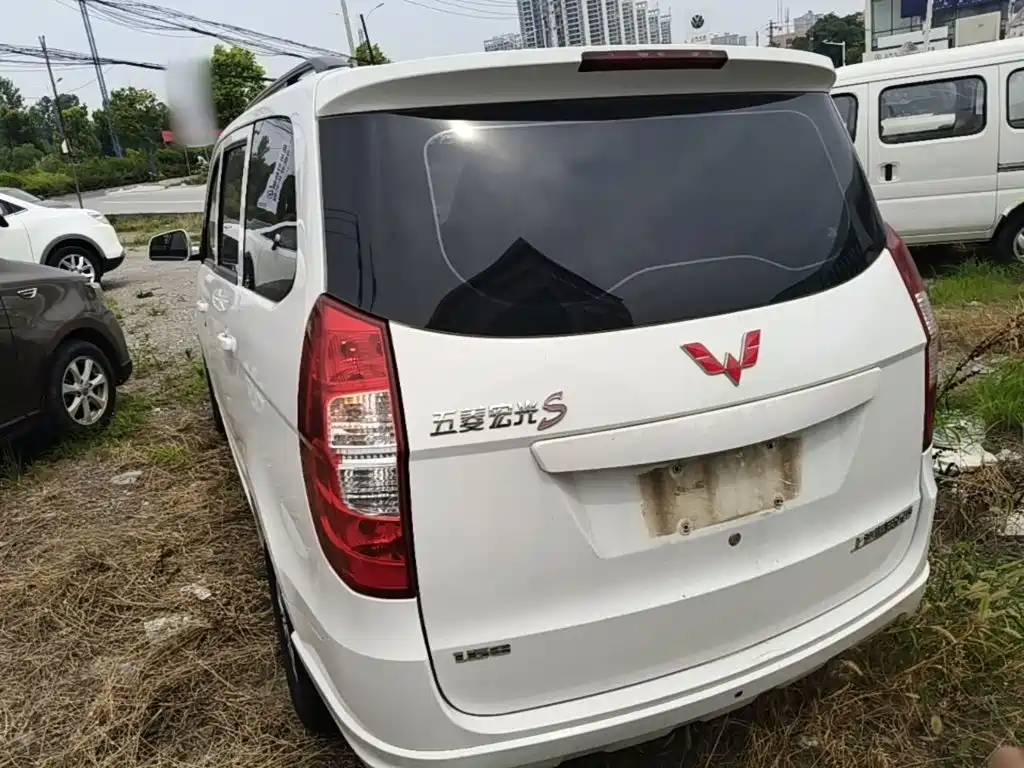 Wuling Hongguang 1.5 L S Standard