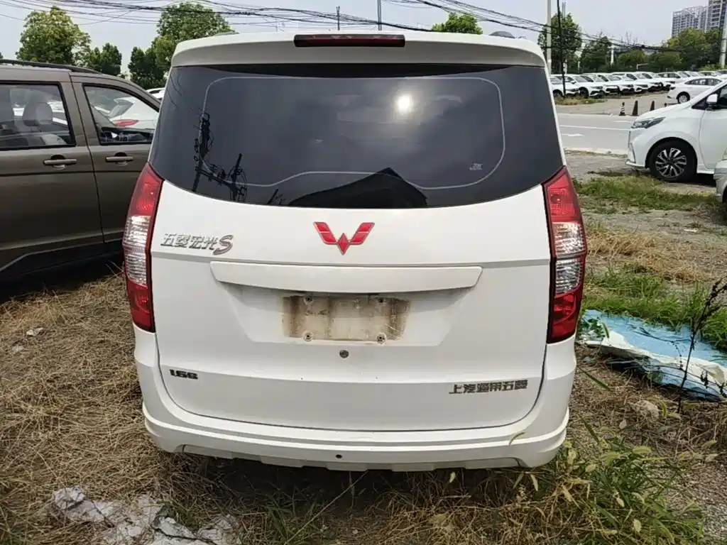Wuling Hongguang 1.5 L S Standard
