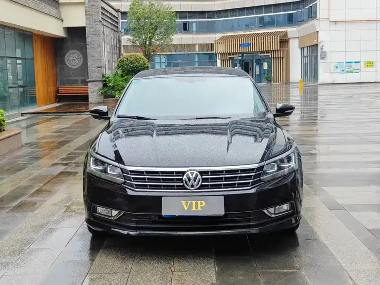 Volkswagen Passat 280 TSI DSG Honored