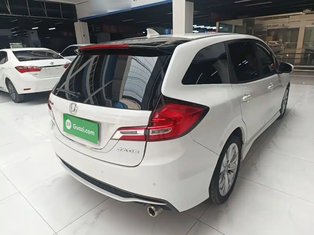 Jade 1.8 L Auto Comfort 5-seat