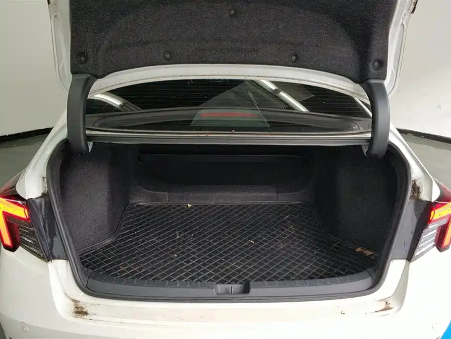 Integra 240 TURBO CVT Leading