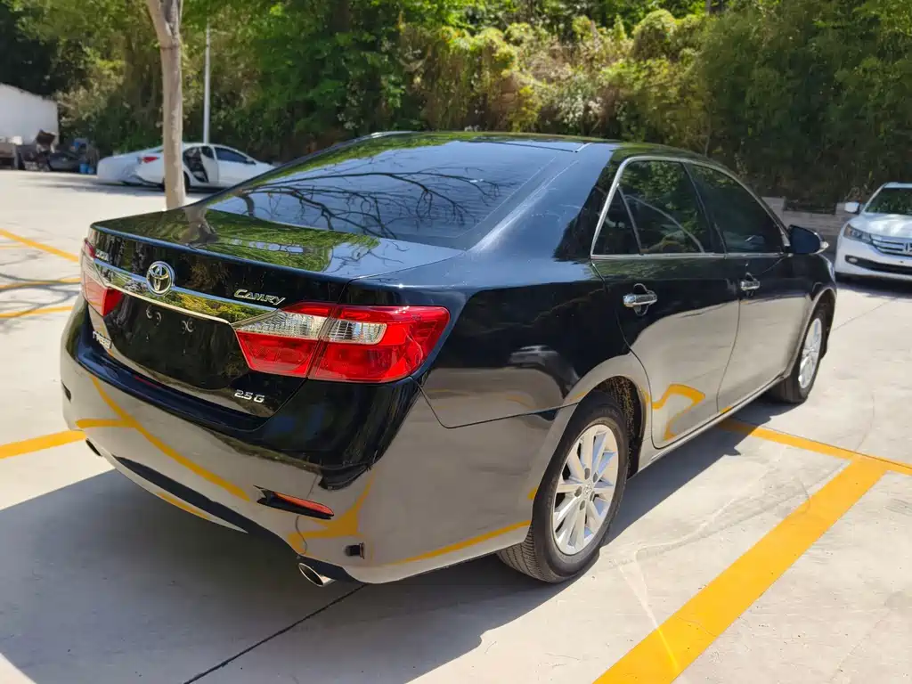 Camry 2.5 G Luxury