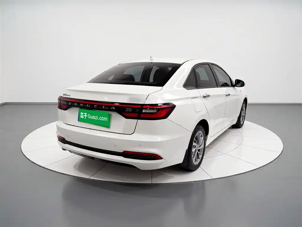Venucia D60 PLUS 1.6 L XL CVT Joy Leading