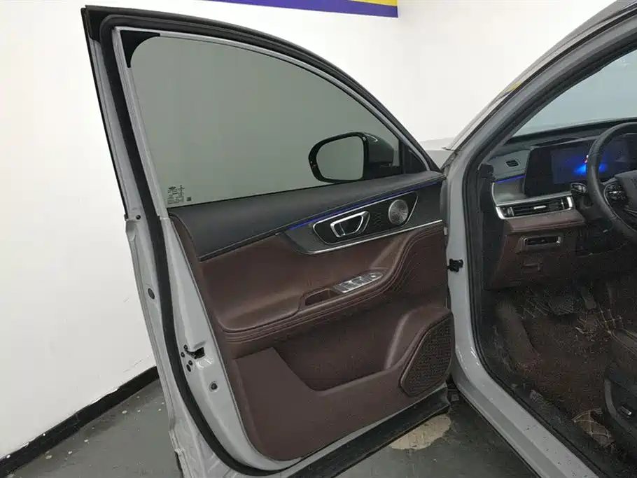 Tiggo 8 PRO 390 T 4 WD Ocean 5-seat