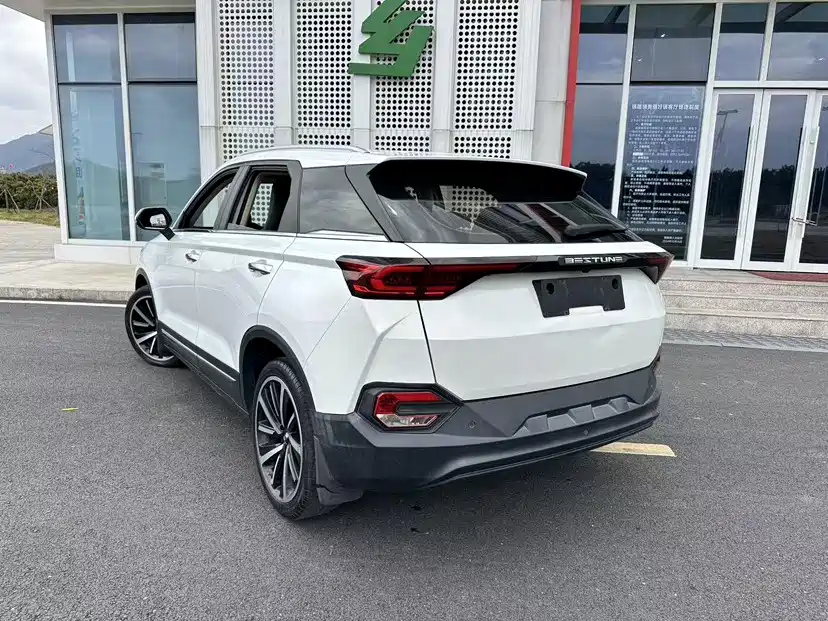 Besturn T77 230 TID Auto Luxury CN-V