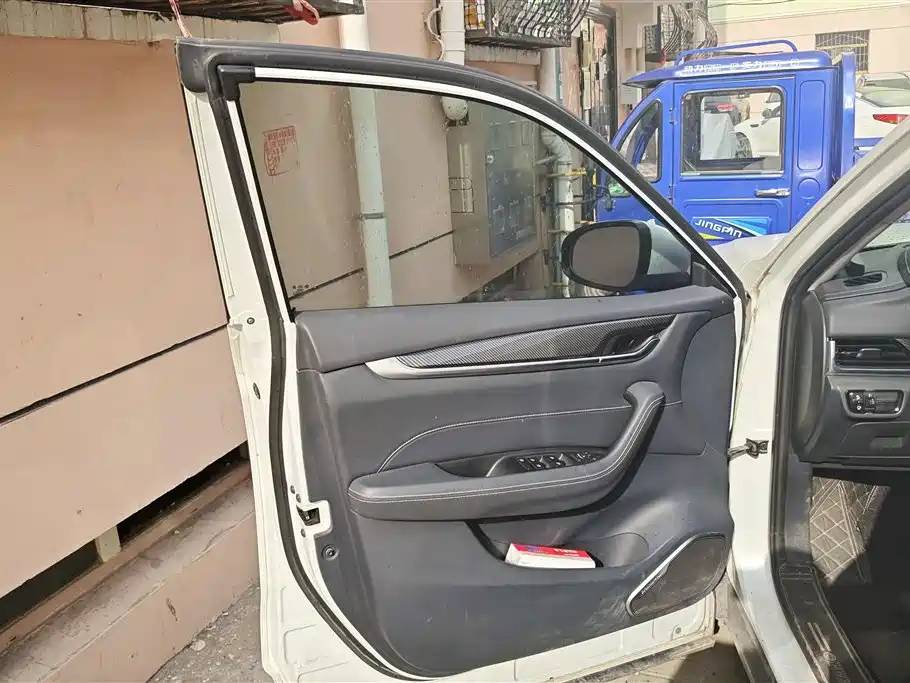 Brilliance V7 280 T DCT Luxury 5-seat