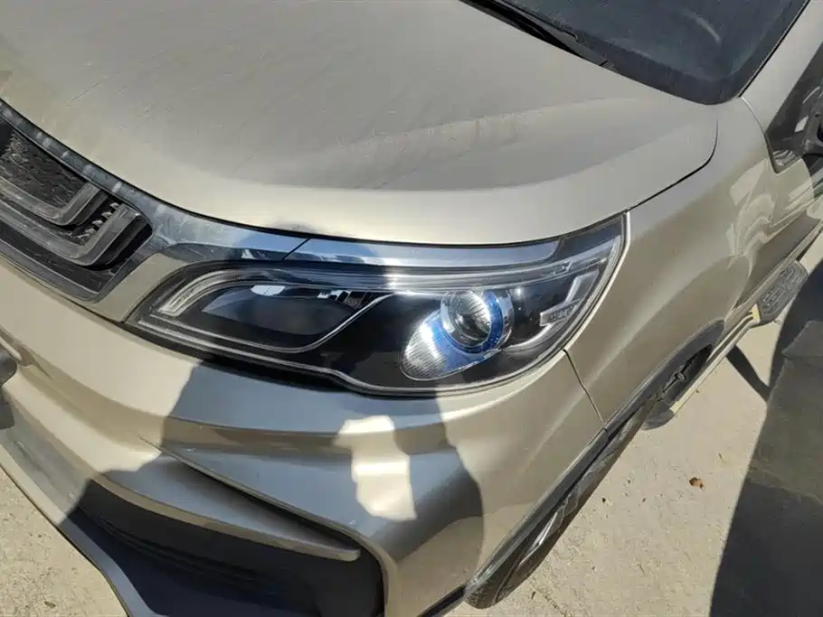 Vision X3 1.5 L CVT Distinguished